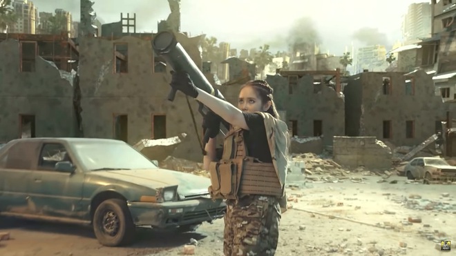 Chán làm streamer, vợ chồng Cris Phan - Mai Quỳnh Anh nhập vai du kích, chiến đấu tưng bừng trong Call Of Duty: Mobile VN - Ảnh 6.