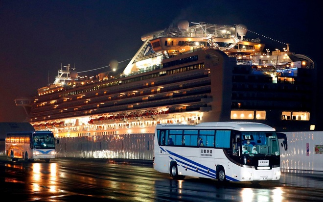 Tình cảnh của những hành khách từng lên du thuyền Diamond Princess: Bệnh đã hết, nhưng sự đe dọa thì còn mãi - Ảnh 1.