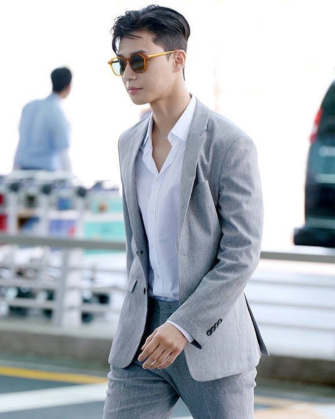 Ông chủ Danbam Park Seo Joon đúng là nam thần sân bay: Lúc như CEO đã giàu còn soái, khi đi dép xỏ ngón cũng ngầu như catwalk - Ảnh 5.