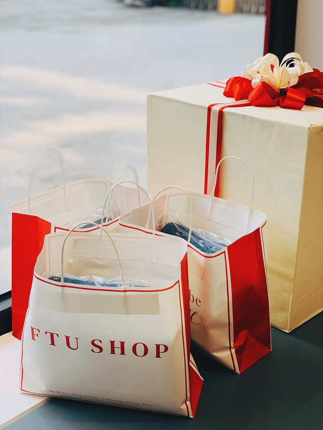ĐH Ngoại thương mở shop bán đồ độc ngay trong trường, đã thế lại còn có không gian sống ảo sang xịn mịn - Ảnh 5.