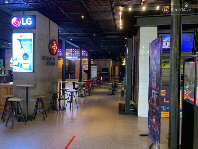 Rạp chiếu phim Việt cuối tuần trở lại nhịp đón khách chưa đều: Nơi ra vào tấp nập, chỗ đông dần vào cuối ngày - Ảnh 7.