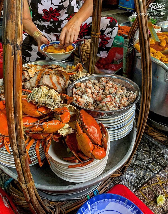 Sau dịch ăn gì? Càn quét 6 món ăn đường phố “thần thánh” giá dưới 50k ngay tại Sài Gòn - Ảnh 1.