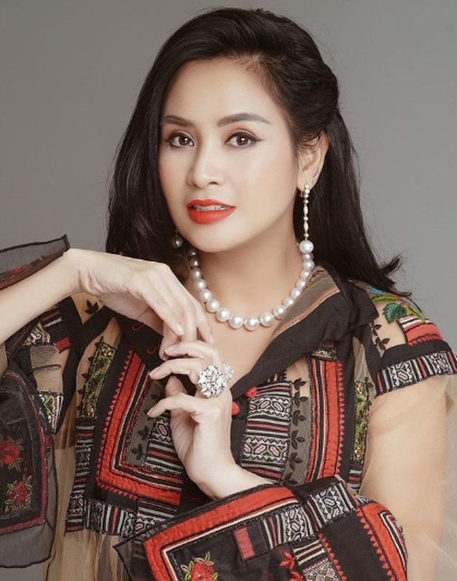 Diva Thanh Lam lần đầu công khai tình tứ bên người đàn ông giấu mặt, là bạn trai được đồn đoán bấy lâu nay? - Ảnh 4.