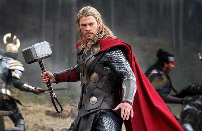 Thor Chris Hemsworth mời nạn nhân vụ đánh bom show Ariana Grande tới dự thảm đỏ với 1 điều kiện, nghe xong ai cũng xúc động - Ảnh 4.