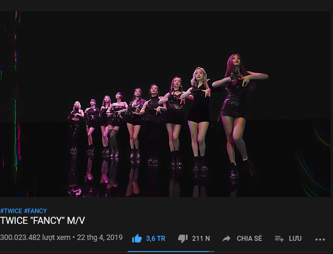 Fan chạy đua đưa TWICE vượt BLACKPINK trước thềm tái xuất nhưng lại la ó vì vẫn nhận lại từ JYP tấm poster phèn - Ảnh 1.