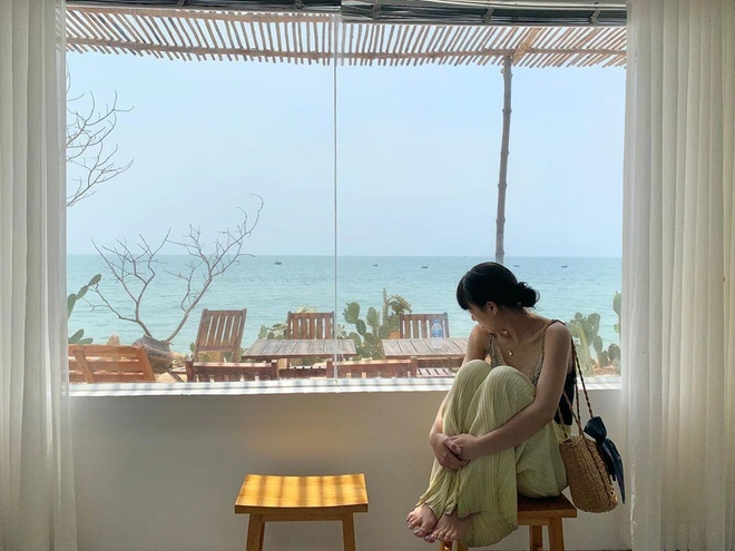Khắp Việt Nam có những homestay chỉ cần mở cửa ra là thấy biển ngay trước mặt, xinh đến nỗi ai cũng ngỡ chỉ có trong phim - Ảnh 7.