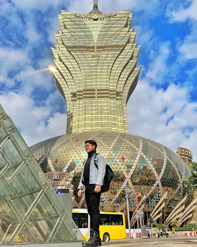 Cận cảnh công trình để đời nhất của “ông trùm” sòng bạc Macau vừa qua đời: Toà nhà hình búp sen vàng khổng lồ, hình check-in ngập tràn MXH - Ảnh 7.