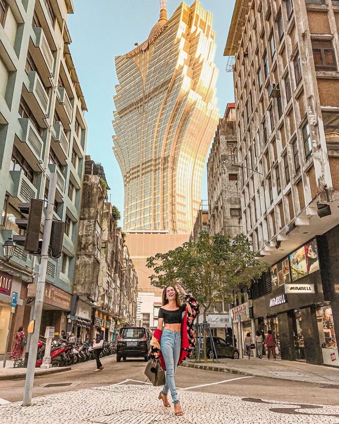 Cận cảnh công trình để đời nhất của “ông trùm” sòng bạc Macau vừa qua đời: Toà nhà hình búp sen vàng khổng lồ, hình check-in ngập tràn MXH - Ảnh 14.