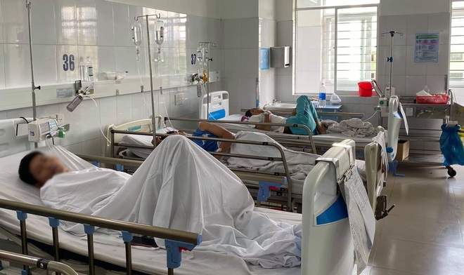 NÓNG: 133 người ở Đà Nẵng nhập viện nghi do ngộ độc thực phẩm - Ảnh 1.
