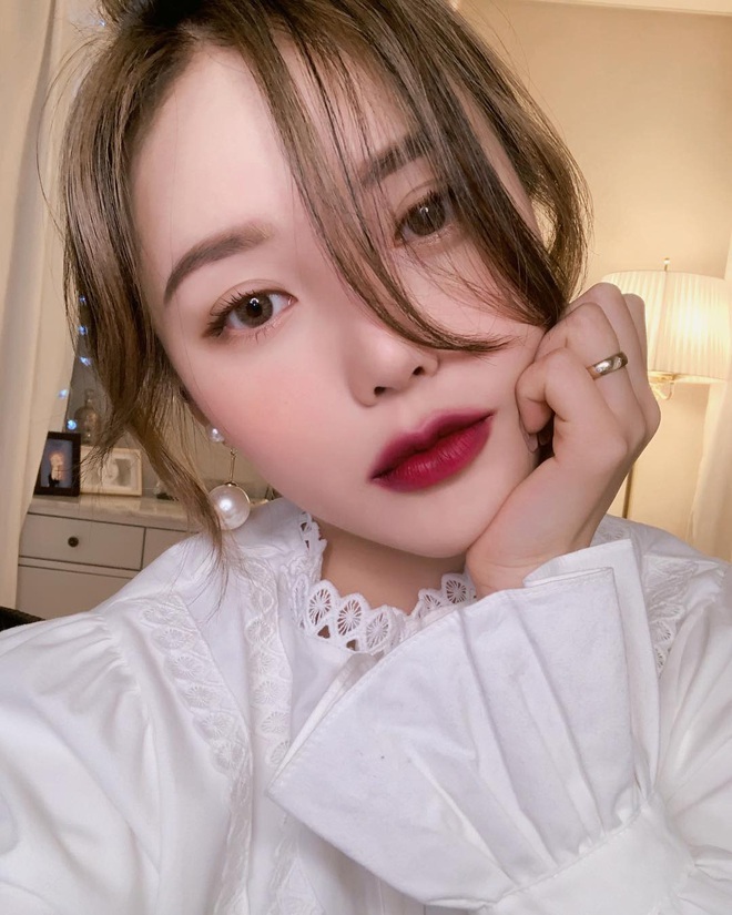 Nhắm trúng 4 màu son sau thì da sáng hơn, răng cũng “lên đời” như mới vừa tẩy trắng - Ảnh 1.