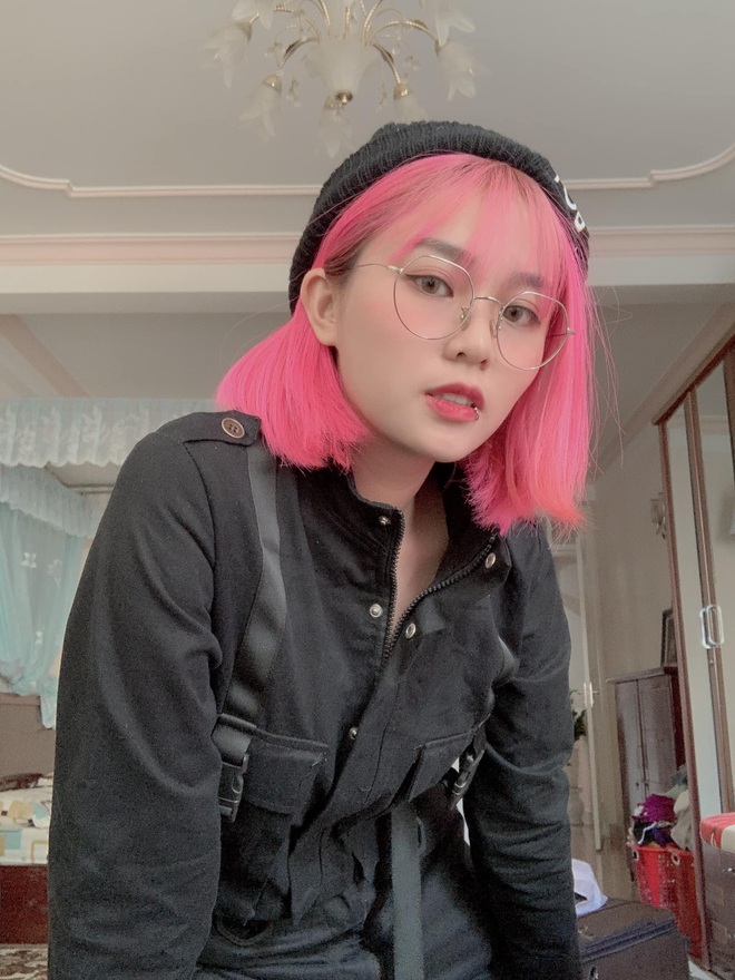 Soi ảnh cute thời mẫu giáo của MisThy, đã thế lại còn dậy thì đúng chuẩn thành công! - Ảnh 3.