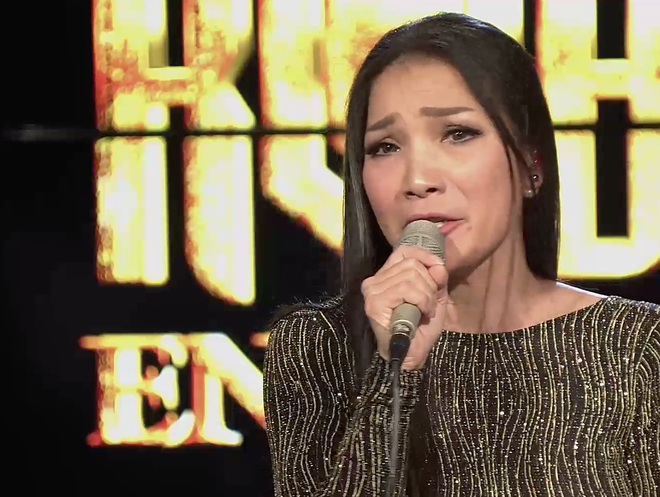 Hồng Ngọc livestream ca hát sau 1 tháng bị bỏng nặng, rưng rưng nước mắt khi nhắc đến mẹ ruột và gia đình - Ảnh 3.