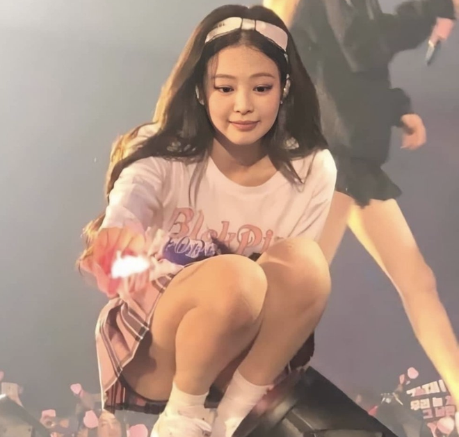 Series ảnh không photoshop của Jennie (BLACKPINK) gây bão: Blogger xứ Trung khen nức nở, mặt mộc càng bất ngờ hơn - Ảnh 4.