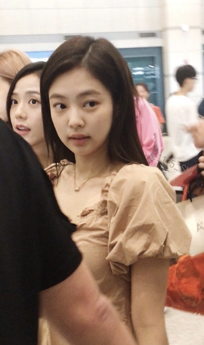Series ảnh không photoshop của Jennie (BLACKPINK) gây bão: Blogger xứ Trung khen nức nở, mặt mộc càng bất ngờ hơn - Ảnh 8.