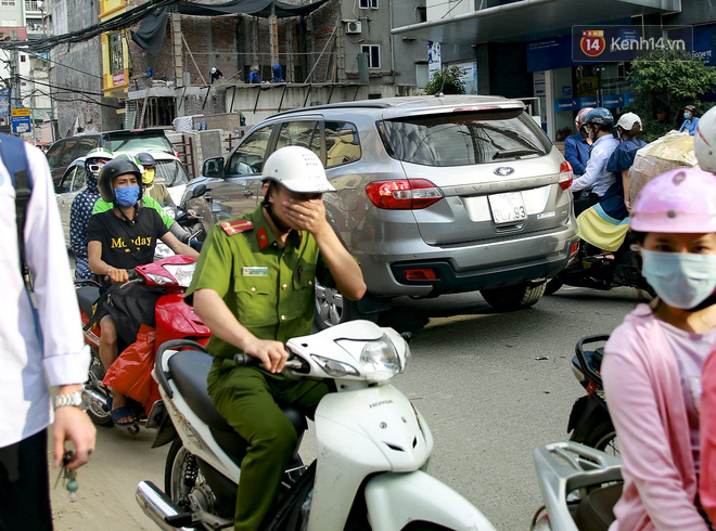 Hà Nội: Ùn tắc, ô nhiễm môi trường do thi công như “rùa bò” tại đường Vũ Trọng Phụng - Ảnh 2.