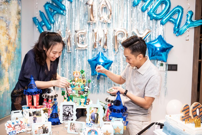 Cường Đô la và vợ cùng tổ chức sinh nhật cho Subeo, vòng 2 đã lớn rõ của Đàm Thu Trang gây chú ý - Ảnh 4.
