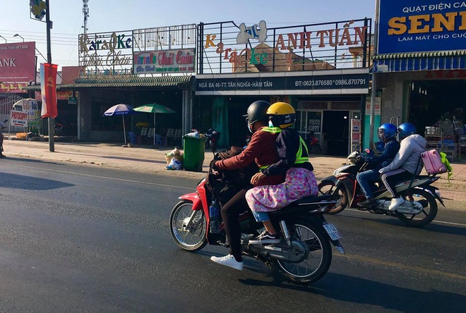 Đang đi phượt trên đường nhưng bạn đồng hành quá buồn ngủ, chàng trai cứu nguy bằng một hành động “đốn tim” cả cộng đồng mạng - Ảnh 2.