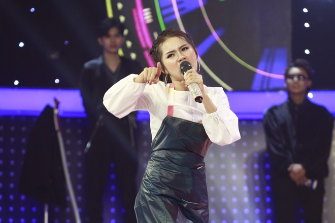 Hòa Minzy cầm tiền đi đường quyền khi chọn nhầm thí sinh ở Giọng ải giọng ai - Ảnh 6.