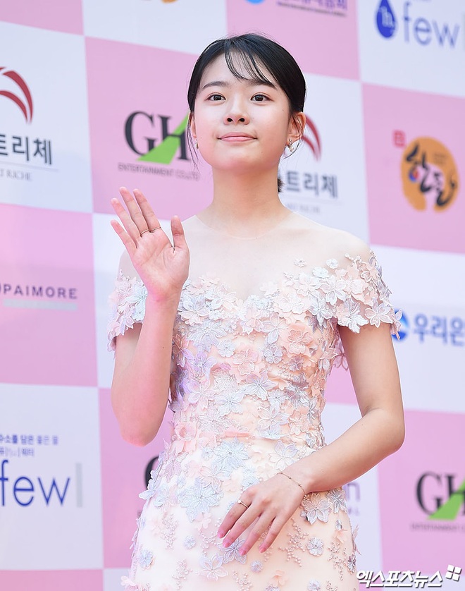 Eun Jung (T-Ara) và Park Bom (2NE1) hút hết truyền thông trước dàn diễn viên hot, đến Jung Hae In cũng lép vế ở thảm đỏ Oscars Hàn Quốc? - Ảnh 16.