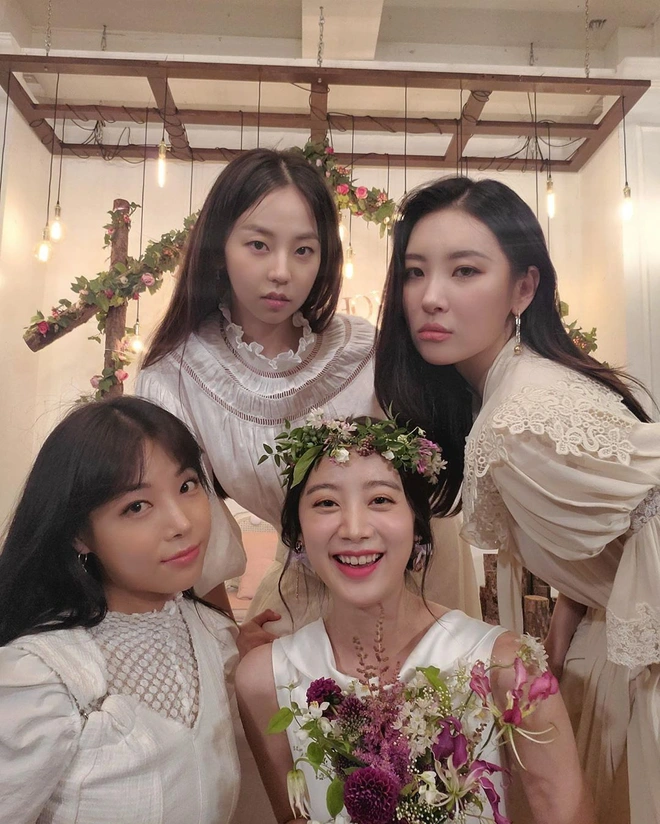 Fan sốc nặng trước bữa tiệc cô dâu của Wonder Girls: Thoải mái đùa giỡn về món đồ tế nhị trên sóng truyền hình - Ảnh 7.