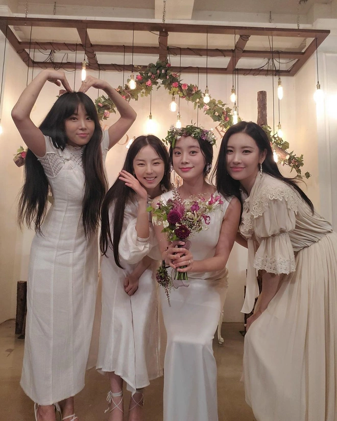 Fan sốc nặng trước bữa tiệc cô dâu của Wonder Girls: Thoải mái đùa giỡn về món đồ tế nhị trên sóng truyền hình - Ảnh 2.