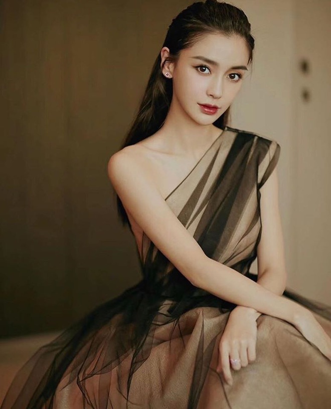 Tỏa sáng như nữ thần tại Baeksang 2020 nhưng ai ngờ tiểu tam hot nhất màn ảnh Hàn diện lại váy cũ Angela Baby từng mặc từ 2 năm trước - Ảnh 7.