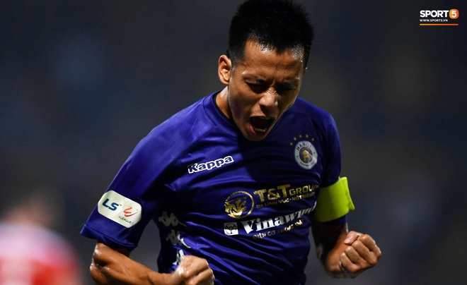 Văn Quyết ghi bàn, Quang Hải năng nổ trong ngày CLB Hà Nội thắng đậm HAGL với tỷ số 3-0 - Ảnh 1.
