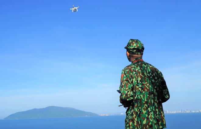 Biên phòng Đà Nẵng dùng flycam truy tìm tên tội phạm đặc biệt nguy hiểm 2 lần vượt ngục - Ảnh 3.