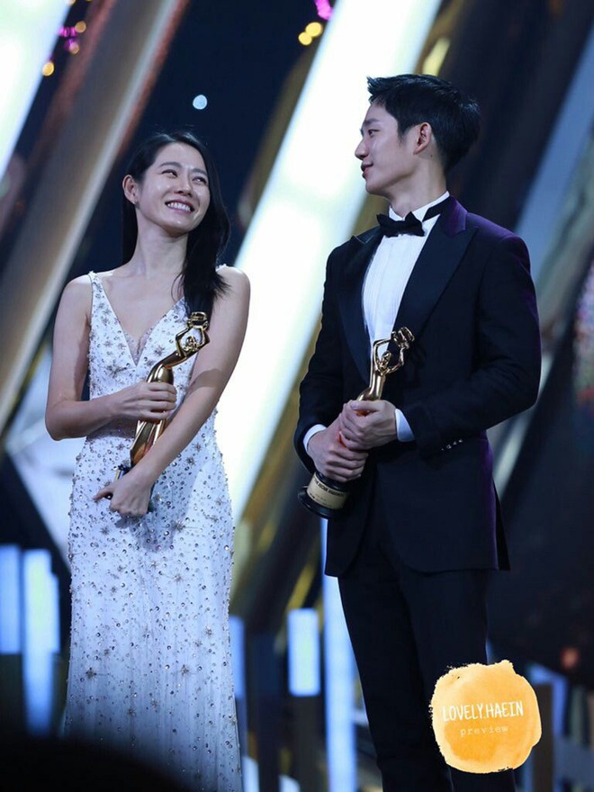 Jung Hae In cũng ăn cú “bơ” vì đường chân mày của Son Ye Jin từ 2 năm trước: Biểu cảm từ nhăn nhó khó hiểu đến thôi thì chịu vì đã quá quen - Ảnh 4.