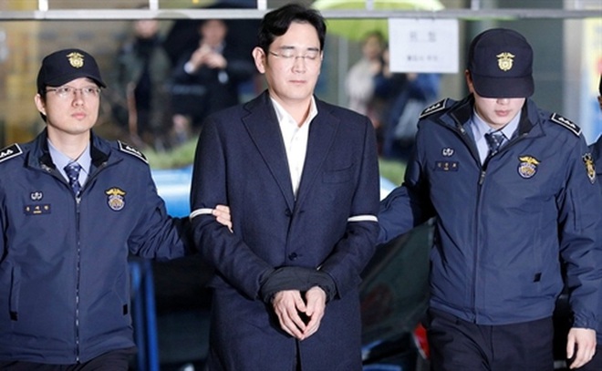 Samsung nín thở chờ phán quyết của tòa với Phó chủ tịch Lee: Danh tiếng tập đoàn và ngôi vị thái tử đang lung lay giữa lúc khó khăn trùng trùng - Ảnh 3.
