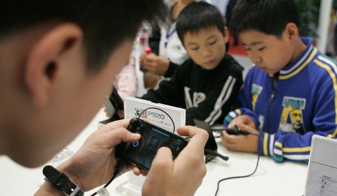 Trẻ em Trung Quốc tìm cách vượt rào hệ thống kiểm soát thời gian chơi game - Ảnh 1.