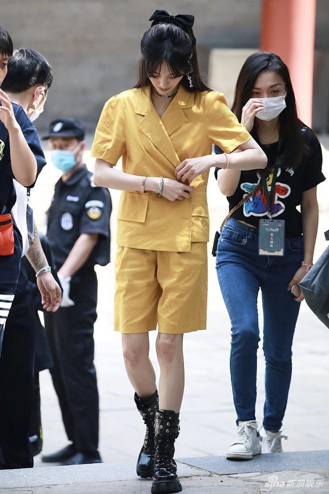 Nhan sắc Trịnh Sảng qua ảnh không PTS: Không còn mũm mĩm đáng yêu, nay mặt hốc hác vì sút cân - Ảnh 2.