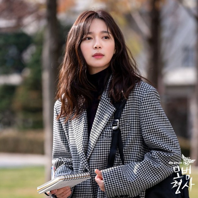 3 lí do nên xem ngay The Good Detective: Thanh tra richkid chi 15 tỉ sắm đồng hồ đeo chơi, tiểu tam Lee Elijah bao xinh xông pha bóc phốt - Ảnh 3.