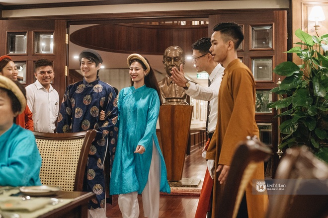 “Mẹ bầu” Đông Nhi dẫn cả gia đình đi du lịch vịnh Lan Hạ, tự tin thả dáng check-in trên du thuyền 5 sao cùng Ông Cao Thắng - Ảnh 7.