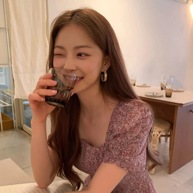 Gái xinh gây sốt với khoảnh khắc như sinh đôi với Jennie (BLACKPINK), hoá ra là người quen có tận 1,5 triệu follow - Ảnh 10.