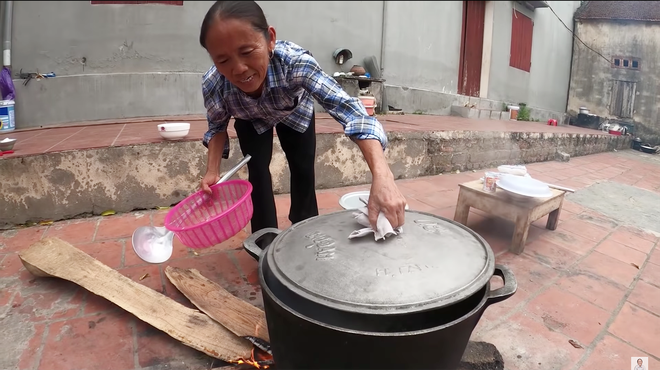 Bà Tân Vlog lại khiến dân tình bối rối với cách gọi tên nguyên liệu nấu chè, thay đổi xoành xoạch không biết đâu mà lần - Ảnh 4.