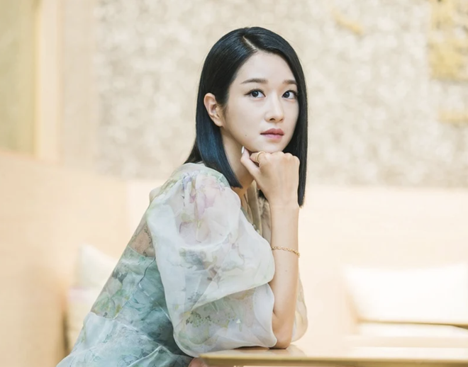 Ai cũng tiếc nuối khi mỹ nhân Seo Ye Ji cắt tóc ngắn, nhưng kiểu tóc này lại chế được bao phiên bản hay ho, nịnh mặt  - Ảnh 2.