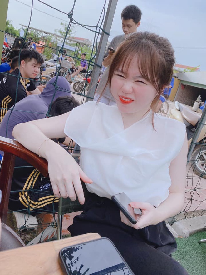 Bạn vào tận Facebook hỏi sao trắng dữ vậy, Huỳnh Anh - bồ Quang Hải trả lời hồn nhiên: Chỉnh đấy! - Ảnh 2.