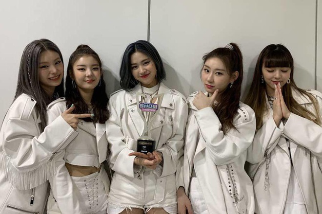 Những ca khúc “giật” nhiều cúp nhất trên show âm nhạc năm 2020: BTS không phá nổi kỉ lục cũ, á quân không quảng bá vẫn thắng TWICE, IU - Ảnh 10.