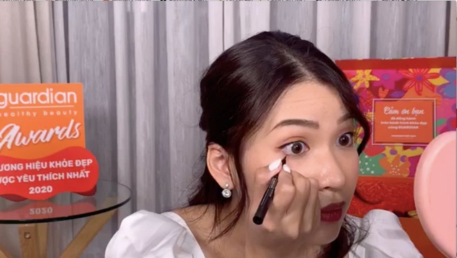 Loạt tips makeup siêu đơn giản mà xịn sò của Linh Trương TheMakeaholics, note ngay để học tập nhé các nàng xinh - Ảnh 4.