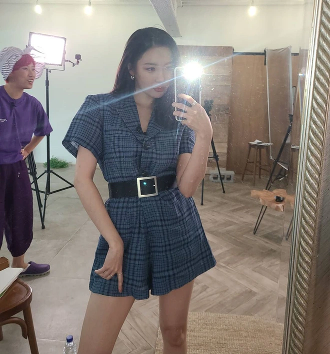 10 set đồ hack dáng đỉnh cao của Sunmi, muốn trông gầy đi và cao hơn thì bạn hãy học theo ngay - Ảnh 4.