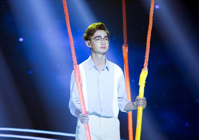 Thêm một trai đẹp 2K3 gia nhập làng học giỏi: Xuất hiện nhiều trên show truyền hình, đại diện Việt Nam tham gia trại hè quốc tế - Ảnh 2.