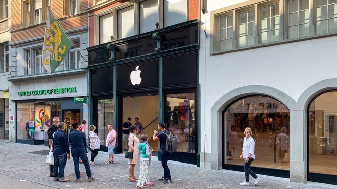 Hài hước: Apple Store bị lừa đổi bảo hành hơn 1.000 iPhone giả mà chẳng hề hay biết - Ảnh 1.