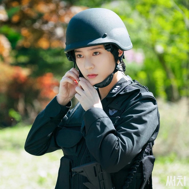 3 chị đại quân nhân ngầu bá cháy ở phim Hàn: Krystal đẹp đấy nhưng chưa gây thương nhớ bằng Trung úy Kim Ji Won - Ảnh 5.