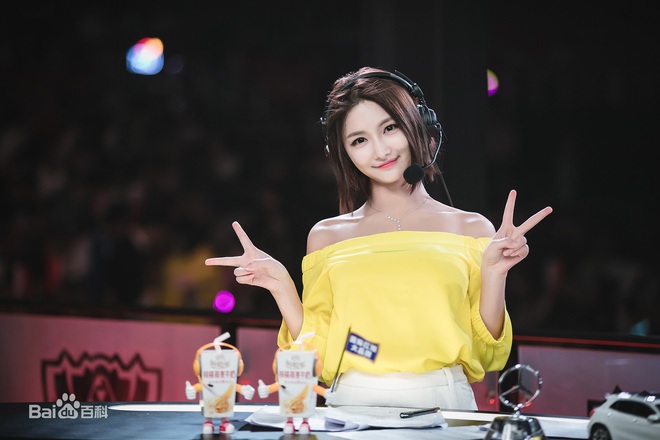 Ngắm nhan sắc Nữ hoàng eSports Trung Quốc, 31 tuổi vẫn xinh đẹp trẻ trung, chơi game sương sương mỗi năm kiếm vài chục tỷ - Ảnh 3.