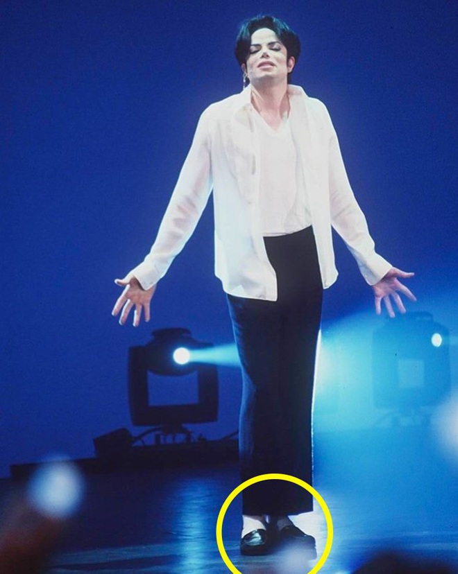 9 bí mật đằng sau trang phục trình diễn của huyền thoại Michael Jackson: Tưởng quái đản nhưng đều có mục đích, số 3 đảm bảo sẽ khiến bạn bất ngờ - Ảnh 6.