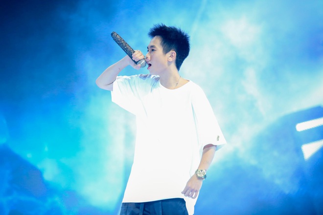King Of Rap: Pháo mặc áo dài bắn Rap liên thanh trên nền hit quốc dân Việt Nam Ơi - Ảnh 8.