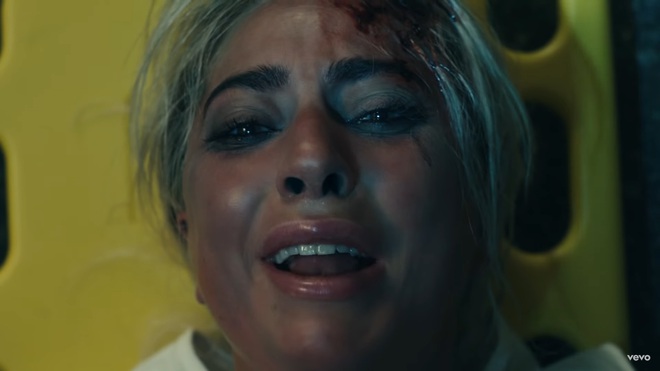 Giải mã MV 911: Lady Gaga là nạn nhân tai nạn giao thông, các nhân vật kì quái xuất hiện không hề ngẫu nhiên! - Ảnh 19.