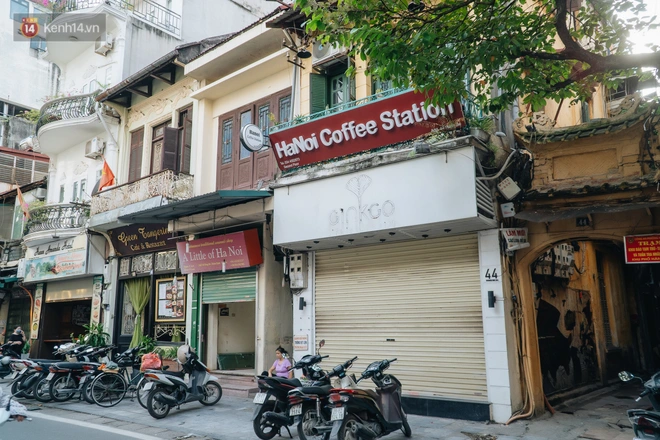 Hàng loạt khách sạn phố cổ Hà Nội đóng cửa nhiều tháng trời, có nơi rao bán 69 tỷ đồng - Ảnh 1.