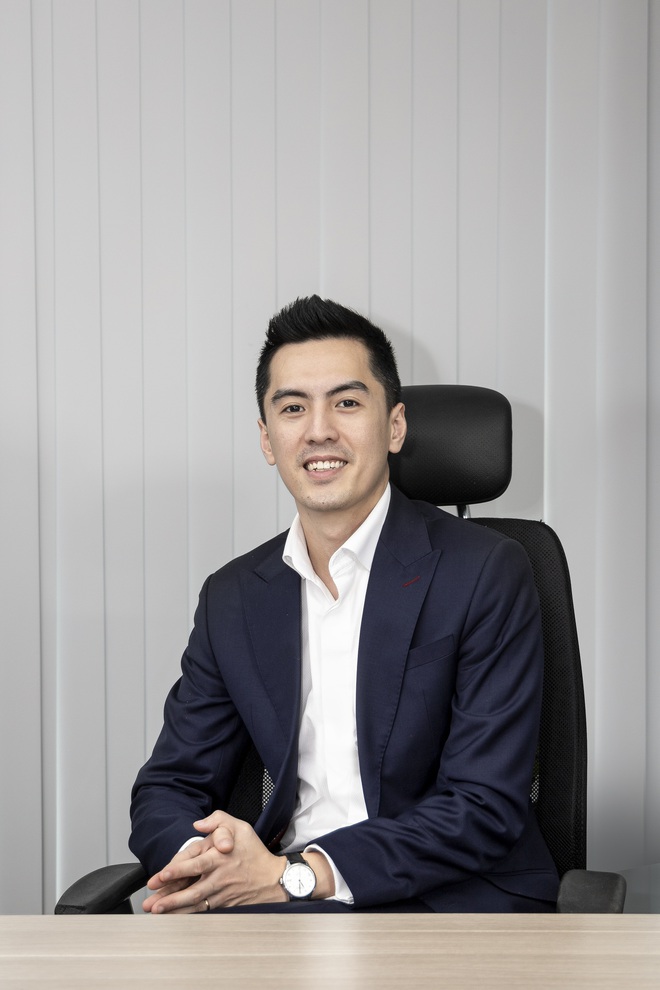 Phùng Tuấn Đức - CEO điển trai của Gojek Việt: Ngày đi làm bằng xe ôm, tối chỉ muốn dành thời gian cho vợ - Ảnh 4.